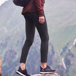 Athleta Wander Stash Skinny Pant Black